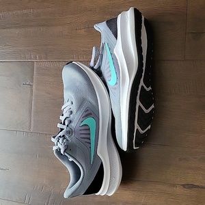 NIKE DOWNSHIFTER RUNNING SNEAKERS